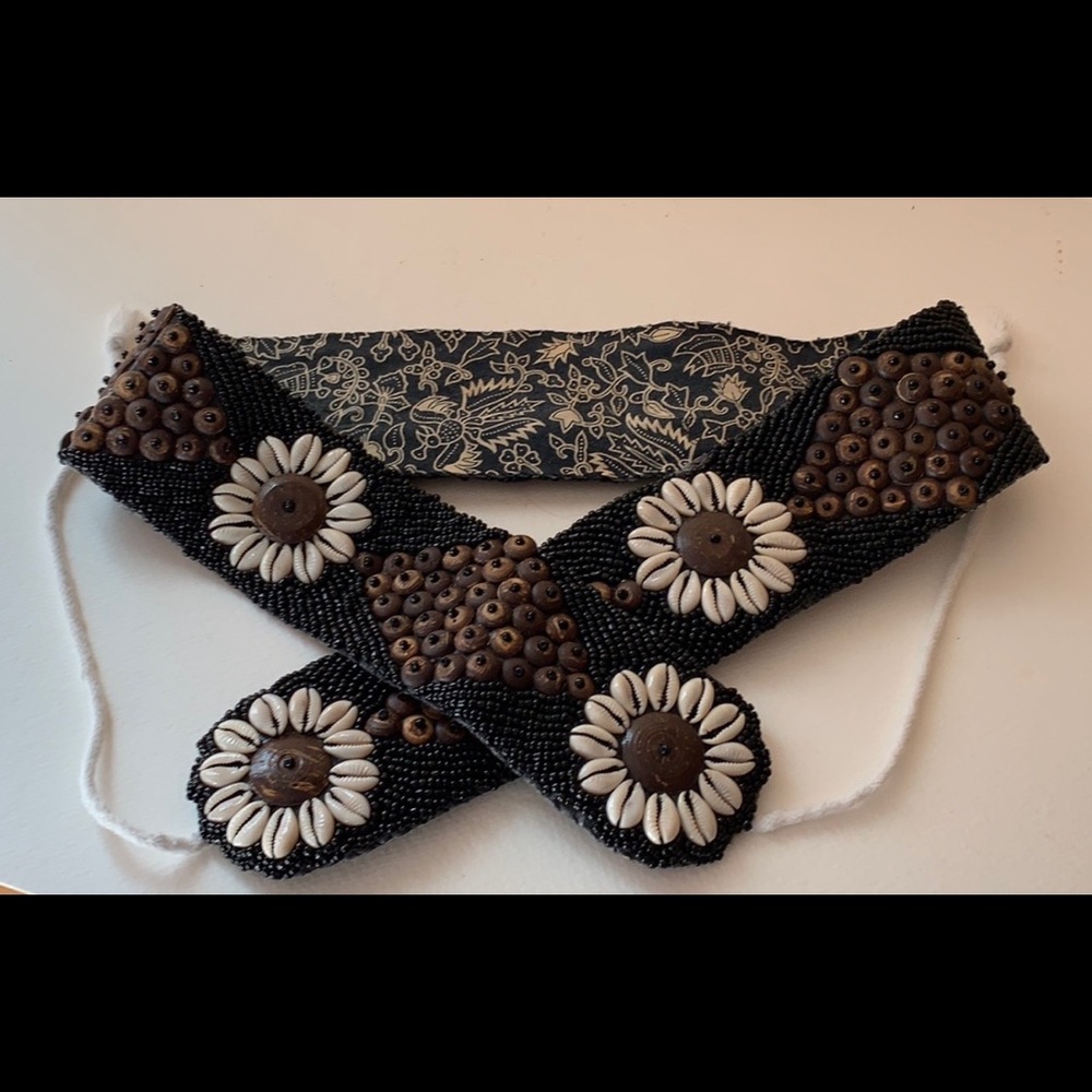 Georgeous seashell woman’s belt 34”x 2.5” not used